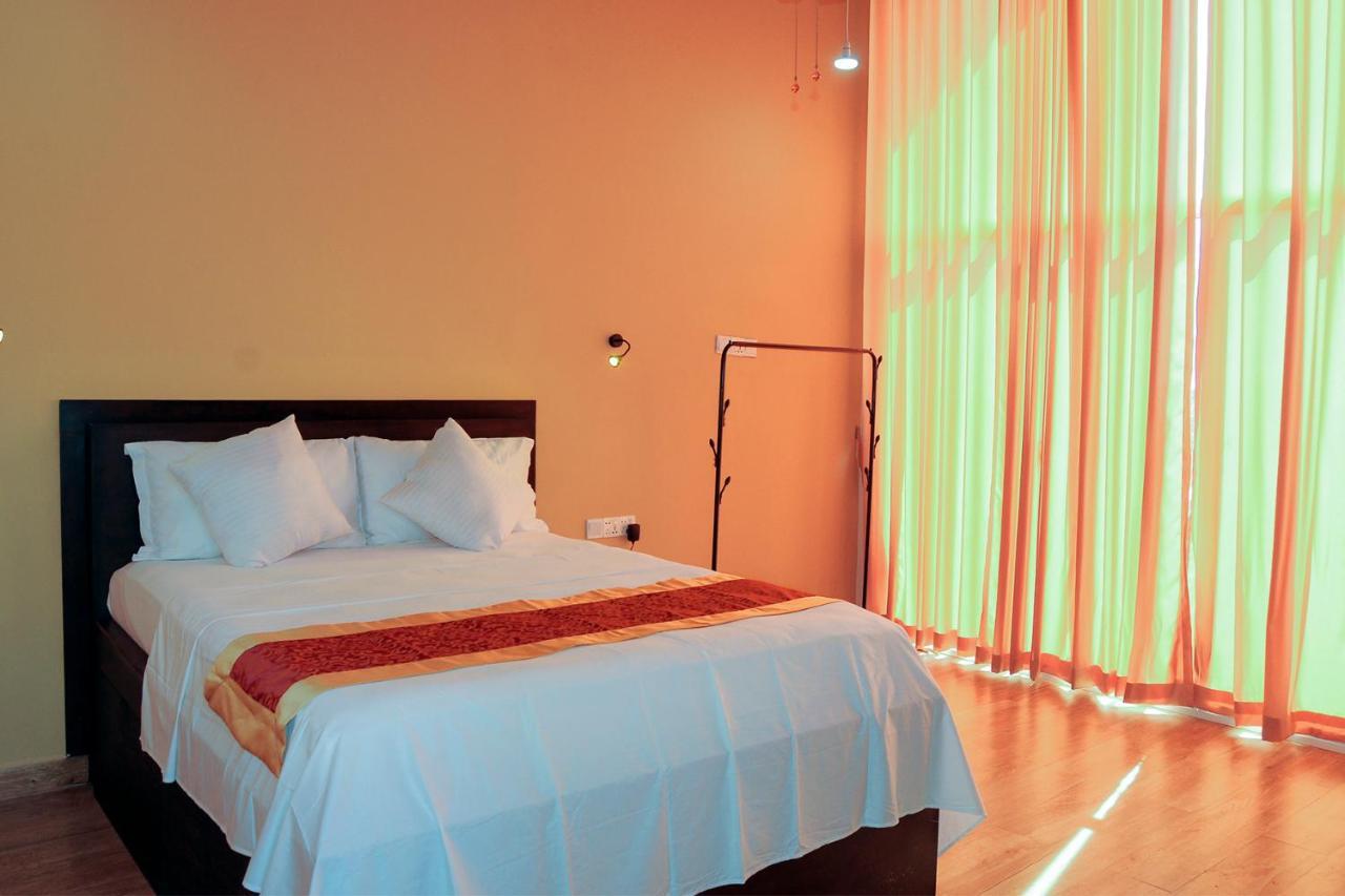 Woodycrest Hotel Trincomalee Exterior photo