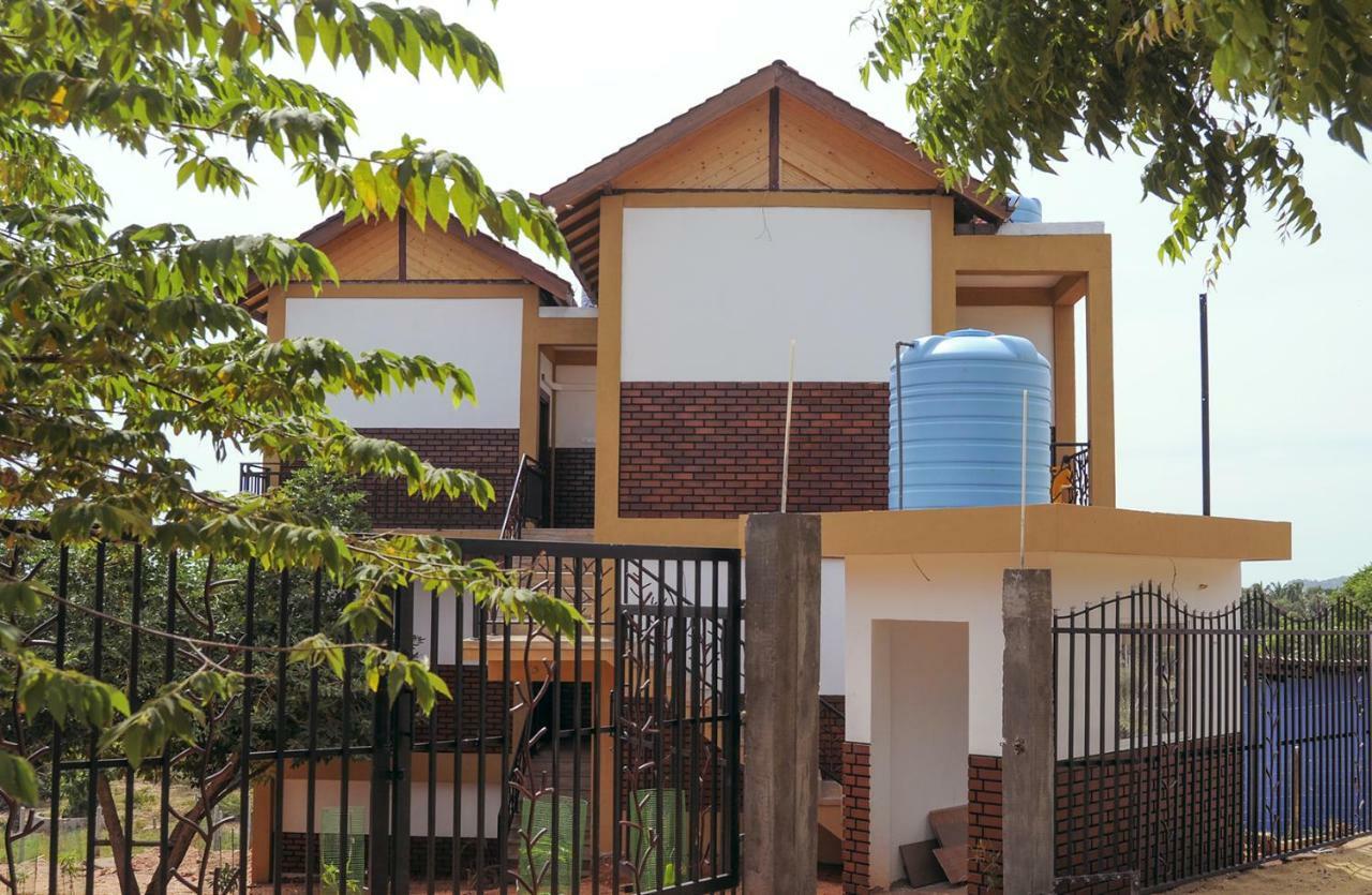 Woodycrest Hotel Trincomalee Exterior photo